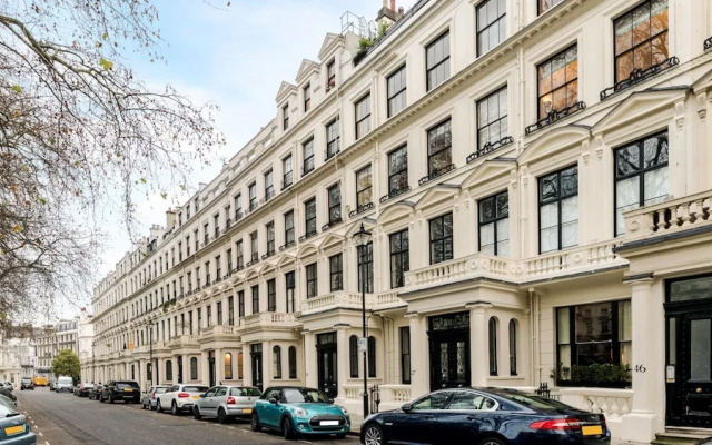 The Spacious Cleveland Square Apartment