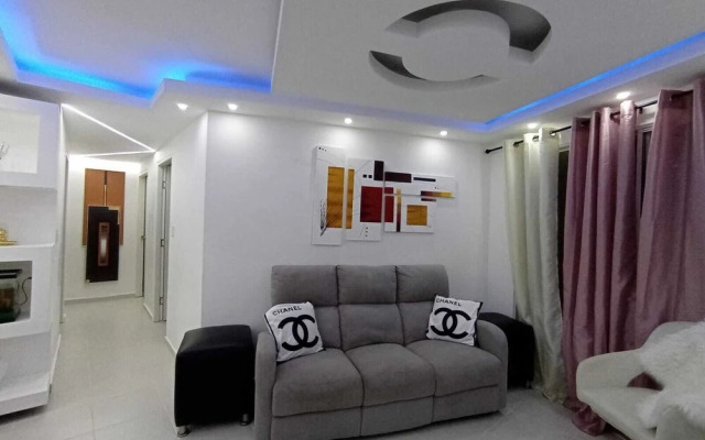 Luxurious Apartment 4to Level With Security Camera