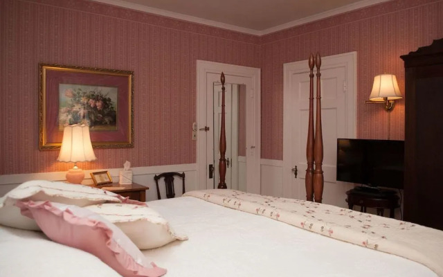 Colonial Capital Bed & Breakfast