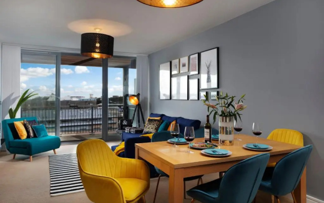 PENTHOUSE sea-view Apartment-Plymouth - Sleeps 7 - Private Parking - Habita Property