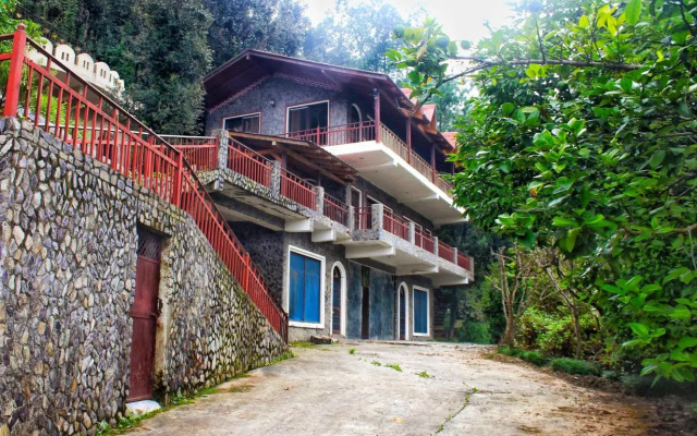 The Canadian Woods Resort