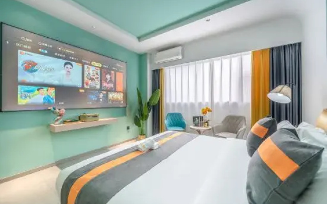 Zhiling Homestay (Five Star Street City Center)