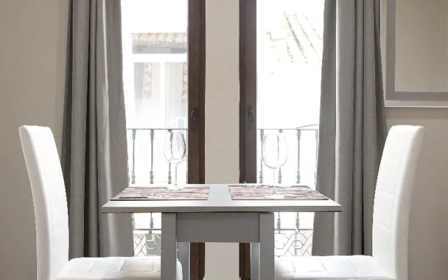 Apartamentos Mesones 18 3000