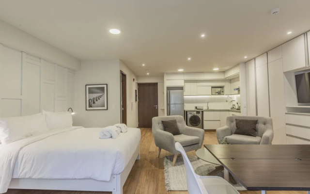Elegant 1BR in Modern Building