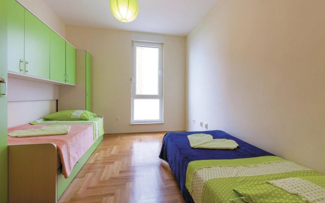 Nice Home in Podstrana With Wifi and 2 Bedrooms