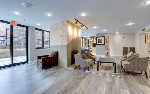 Amazing 1 Bedroom Condo Ballston