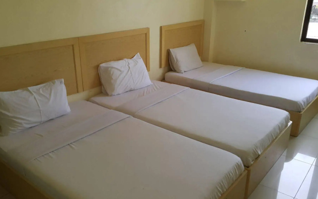 OYO 301 River Inn Hotel