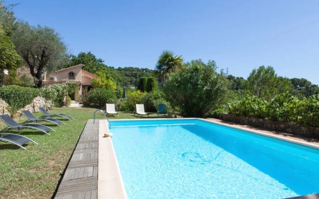 Villa la Mauvaise Herbe piscine jardin