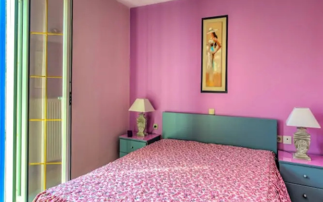 Sea Breeze Corner ,cozy Flat Neat the Beach