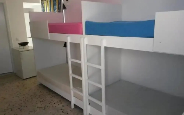 Fira Backpackers Place