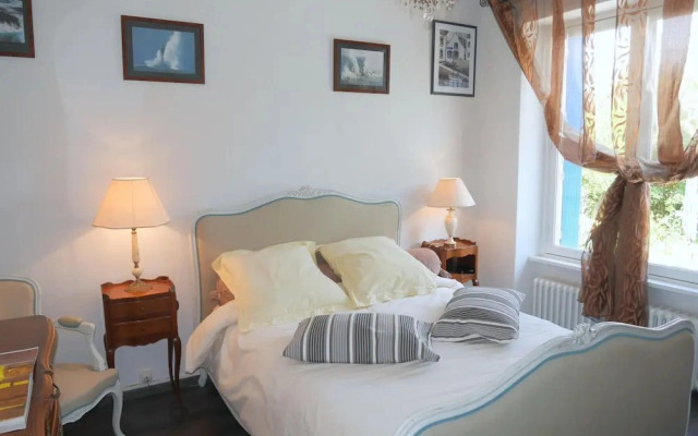 Panoramic Sea View Retreat in Brittany
