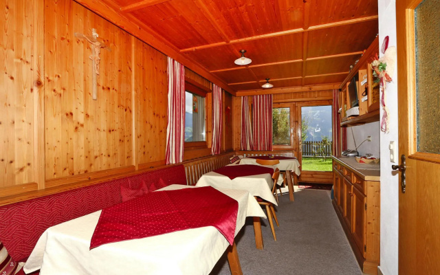 Apartment in Hippach im Zillertal With a Garden