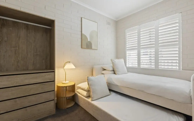 Bright 2-bed Apartment Steps From Largs Bay Beach