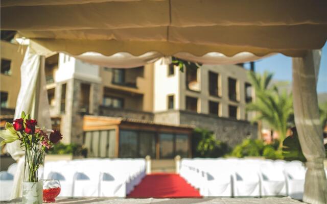 Costa Adeje Gran Hotel вид на фасад