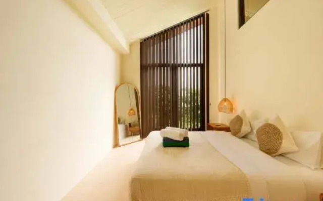 Modern 2BR Oasis with Pool in Balangan