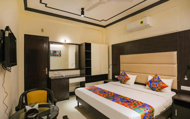 Itsy Hotels NV, Sushant Lok