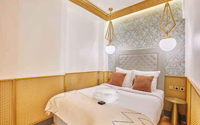 Superb AC- 2bdr Apartement Montaigne/arc de Triomphe