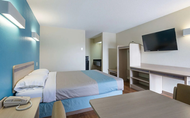 Motel 6 Bells, TN - Brownsville