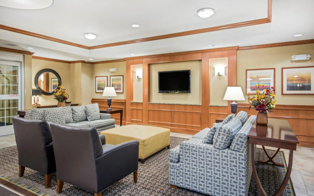 Candlewood Suites Pittsburgh Cranberry by IHG