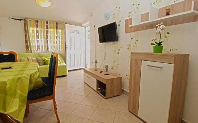 Apartment 958