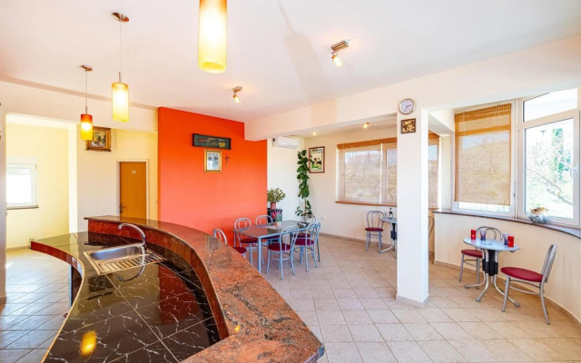 Stunning Home in Debeljak With Wifi and 3 Bedrooms