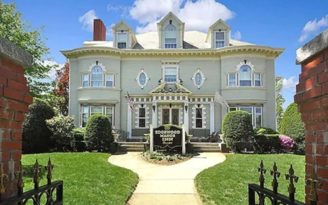 Edgewood Manor