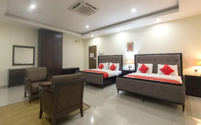 Capital O 90653 Maxwell Inn Boutique Hotel