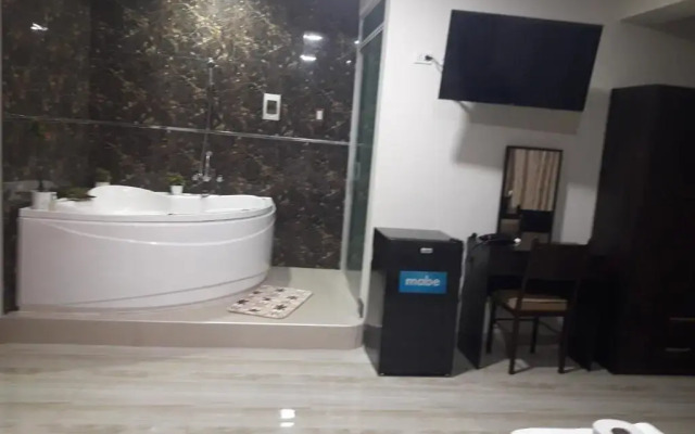 APART-HOTEL DIAMANTE 1er piso - 3 HABITACIONES - TACNA
