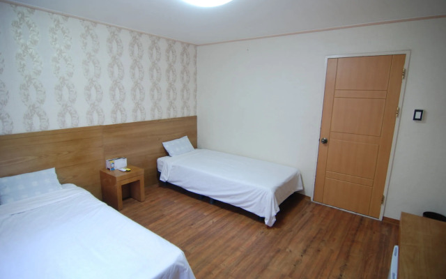 Hotel New World