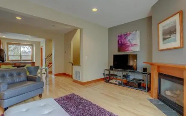 B2-River View-AC-3BR/3.5BA