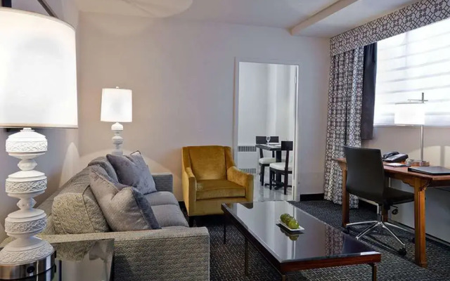 State Plaza Hotel