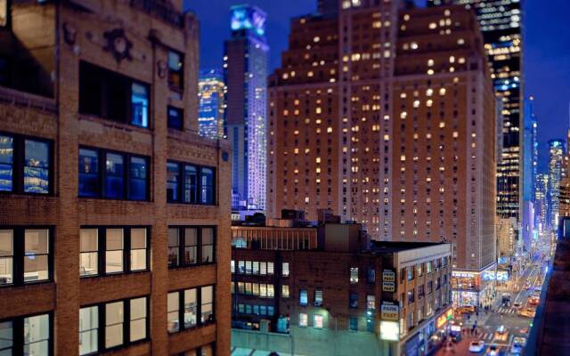 Отель TownePlace Suites by Marriott New York Manhattan/ вид на фасад