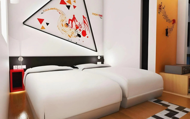Front One Inn Semarang