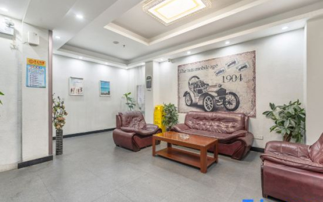 Yizi Hotel (Guangzhou International Exhibition Center and Canton Tower)