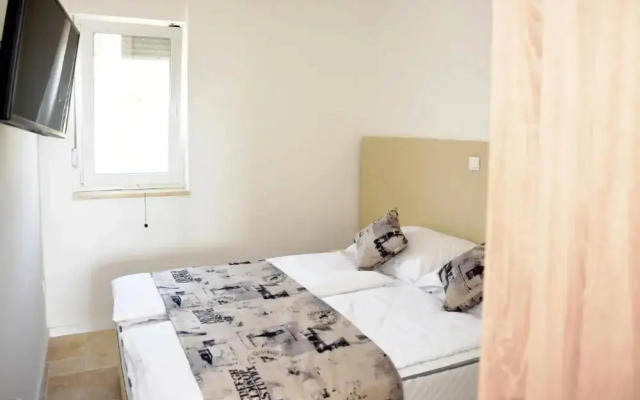 Stunning Apartment in Sibenik With Wifi and 3 Bedrooms