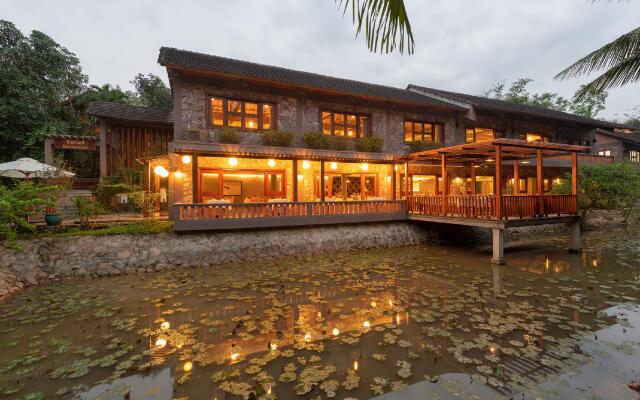 Отель Pilgrimage Village Hue вид на фасад