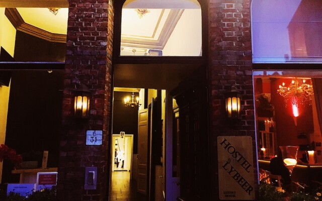 Hostel Lybeer Bruges вид на фасад