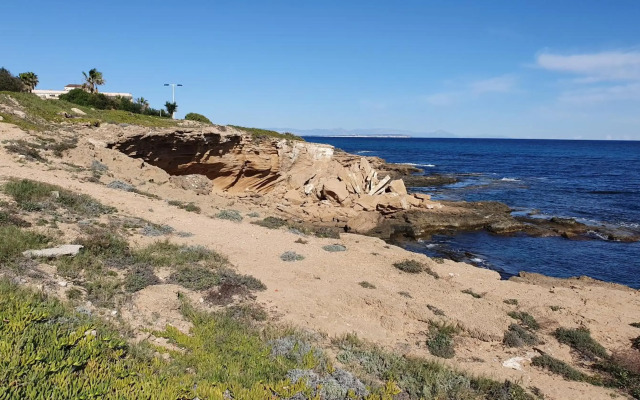 Sunny apartament near La Mata beach