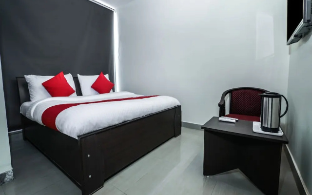 OYO 15154 Hotel Rock On