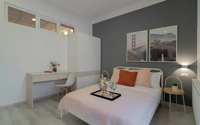 Central 4BR Flat - 2 Units Combined with Balconies, Near Cismigiu, 2 Kitchens & 2 Baths