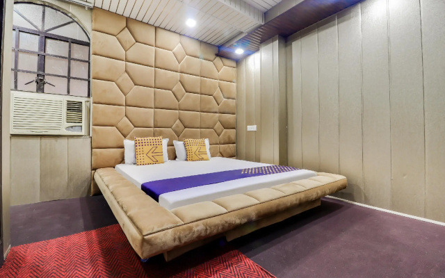 SPOT ON 65515 Kanpur Deluxe