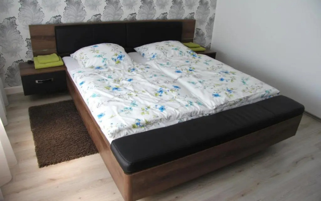 Geräumige 4 Zimmer Wohnung an den Kaiserthermen