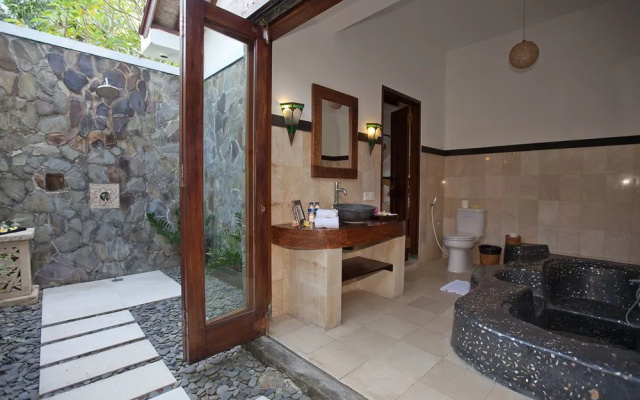 The Junno Villa