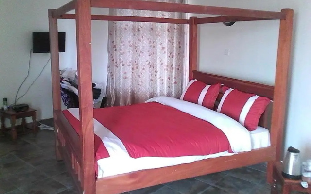 Sirville Lake Elementaita Lodge