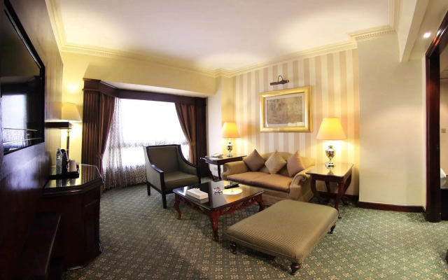 Отель Pyramisa Suites Cairo