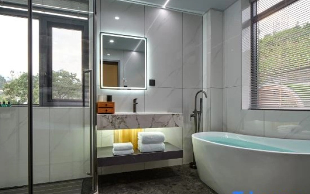 Mo Shanju Swimming Pool Courtyard homestay(Zhangjiajie Tianmen Mountain Branch)