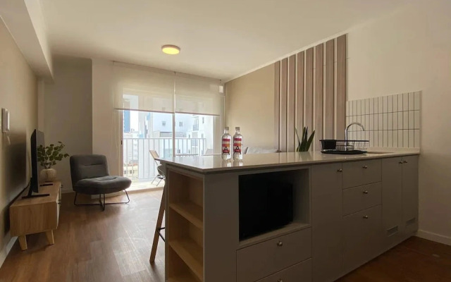 w Modern Cozy 2BR w Balcony in Miraflores