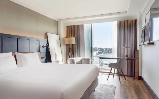 Radisson Blu Waterfront Hotel