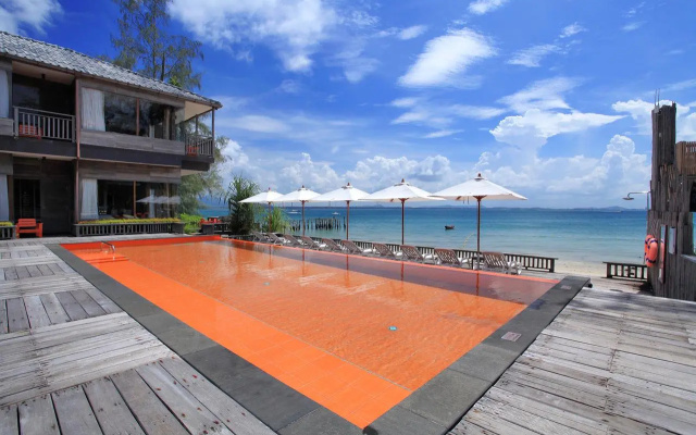 Курортный отель Baan Ploy Sea