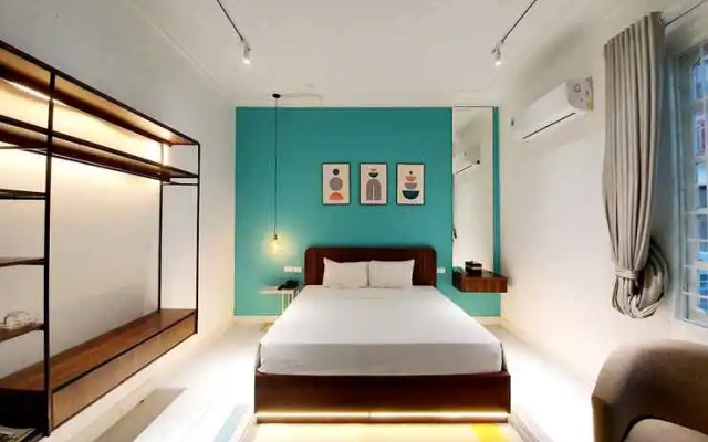 C o r o n a Hanoi House